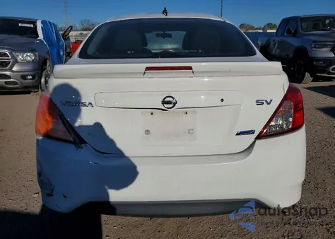 2017 Nissan Versa S z USA, uszkodzony, nr VIN 3N1CN7AP5HL842773